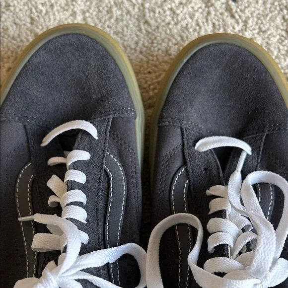 Vans Men's dark grey Sneakers with Gum Sole - mens size 11 (never worn) - Picture 7 of 10